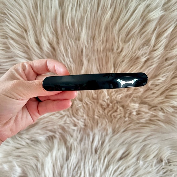 ficcare Accessories - Ficcare Maximas Hair Clip in Black (Medium)